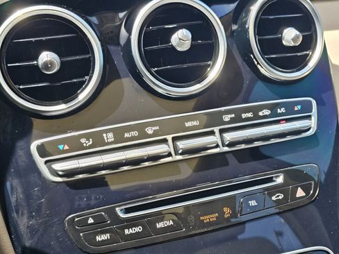 Used 2017 Mercedes-Benz GLC 300 4MATIC image 25
