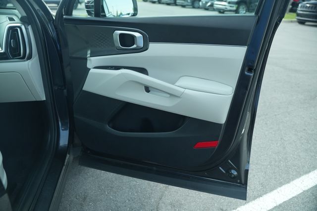 Used 2025 Kia Sorento S w/ Panoramic Sunroof Package FWD image 22