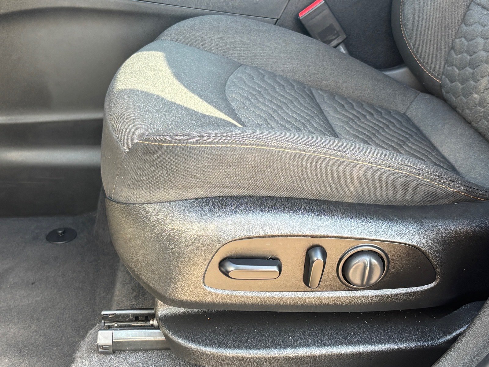 Used 2021 Chevrolet Equinox LT FWD image 27