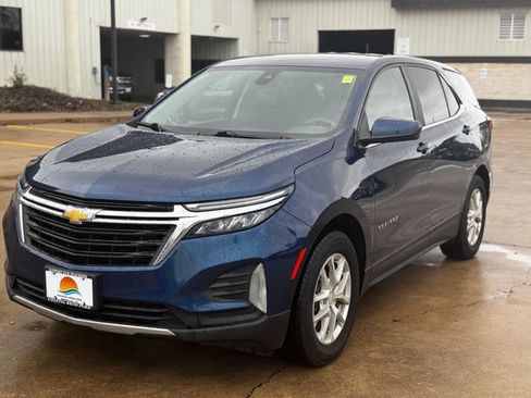 Used 2023 Chevrolet Equinox LT w/ LPO, Floor Liner Package image 2