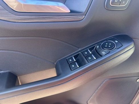 New 2026 Ford Escape SE w/ PHEV Premium Package FWD image 13