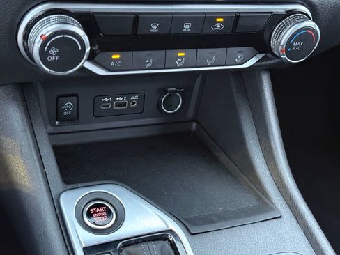 Certified 2025 Nissan Sentra SV image 24