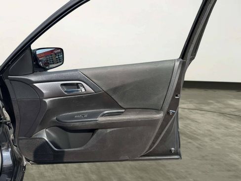 Used 2015 Honda Accord LX image 25