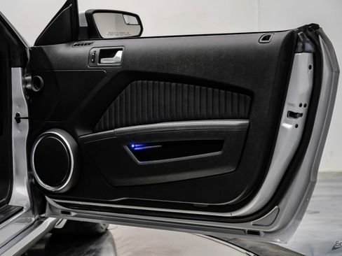 Used 2012 Ford Mustang Shelby GT500 w/ SVT Performance Pkg RWD image 89