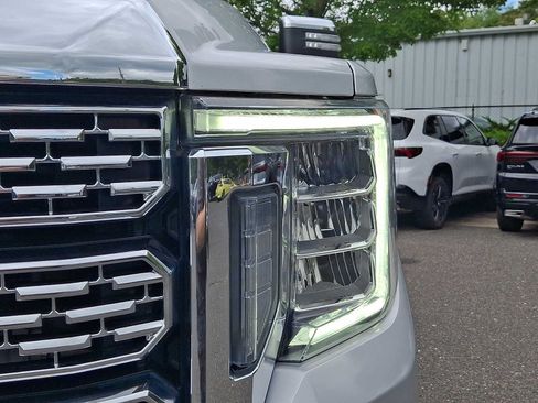 Used 2022 GMC Sierra 3500 Denali w/ Denali Ultimate Package AWD/4WD image 11