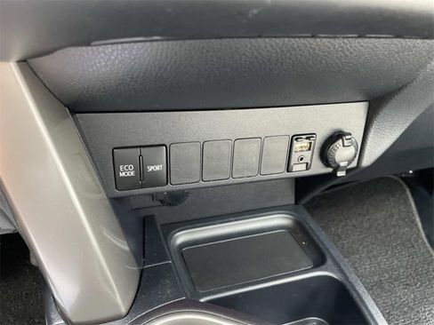 Used 2018 Toyota RAV4 XLE image 28