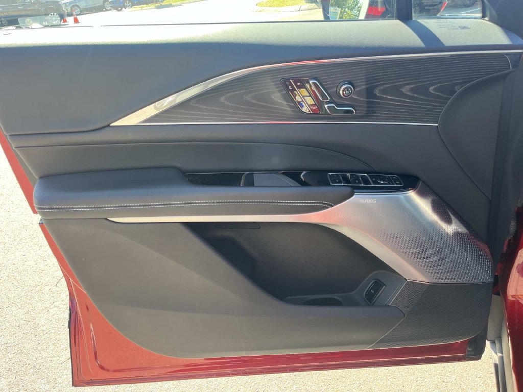 Used 2024 Cadillac Lyriq Luxury RWD image 27