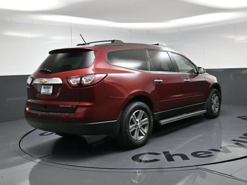 Used 2015 Chevrolet Traverse LT w/ LPO, 'HIT The Road' Package FWD image 17