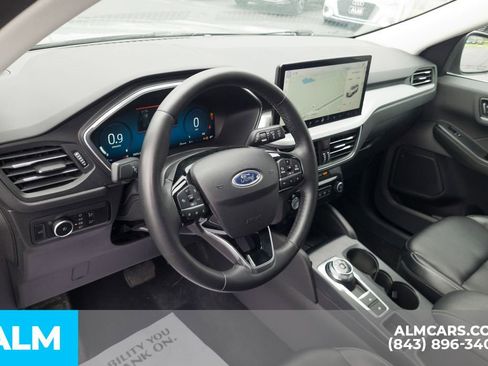 Used 2023 Ford Escape Platinum image 16