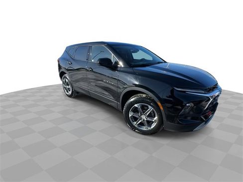 Certified 2024 Chevrolet Blazer LT image 2