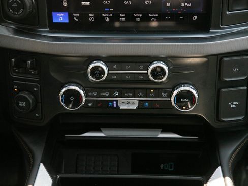 Used 2023 Ford F450 Platinum w/ FX4 Off-Road Package AWD/4WD image 16