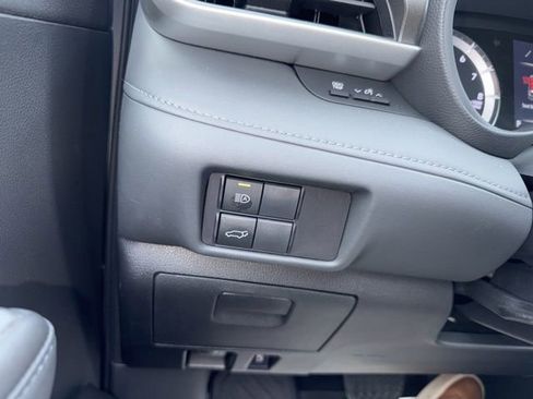 Certified 2022 Toyota Highlander LE image 18