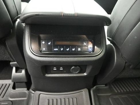 Used 2025 Nissan Armada PRO-4X w/ Pro-4X Premium Package AWD/4WD image 28