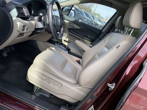 Used 2017 Honda Pilot Touring image 18