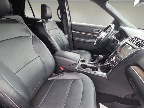 Used 2019 Ford Explorer Limited w/ Class III Trailer Tow Package image 16