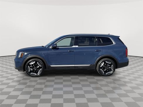 Used 2025 Kia Telluride S AWD/4WD image 2