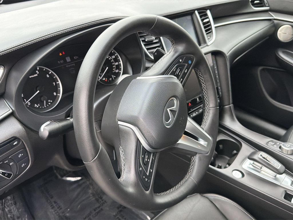 Certified 2025 INFINITI QX55 Essential AWD/4WD image 11