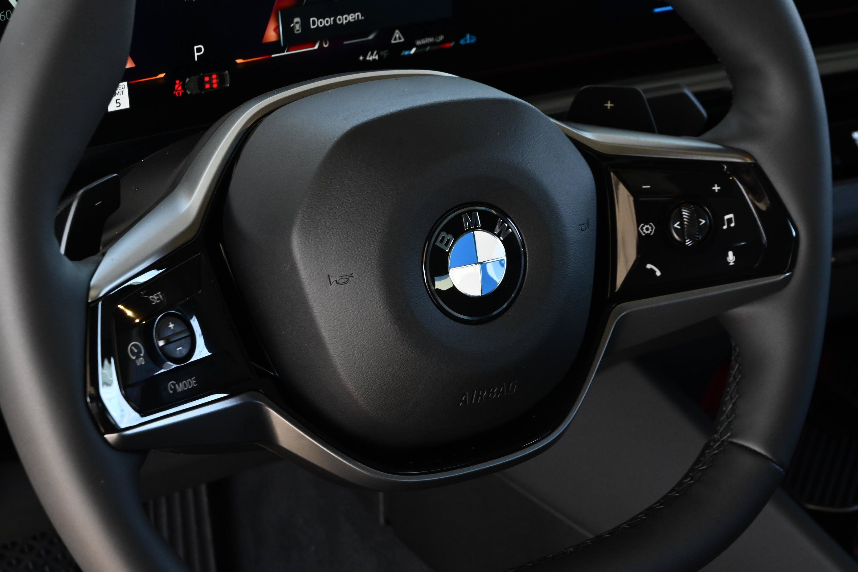 Used 2026 BMW 530i w/ Premium Package RWD image 23