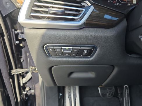 Used 2021 BMW X5 xDrive40i w/ M Sport Package image 35