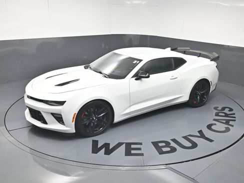 Used 2018 Chevrolet Camaro SS w/ Redline Edition RWD image 29