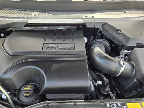 Used 2024 Land Rover Discovery Sport Dynamic SE AWD/4WD image 30