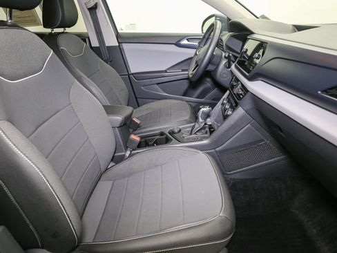 Used 2023 Volkswagen Taos SE image 20