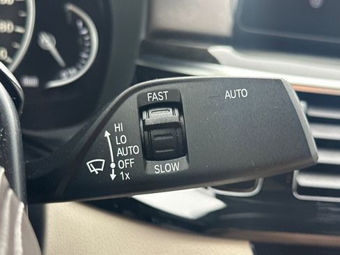Used 2018 BMW 530e RWD image 33