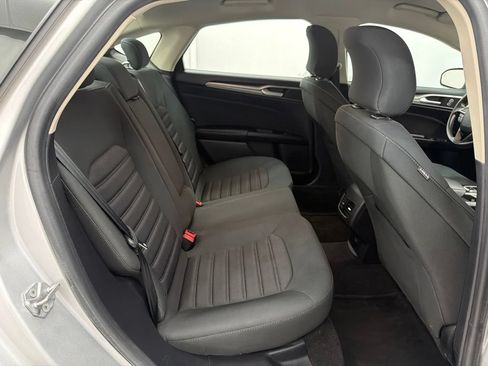 Used 2019 Ford Fusion SE FWD image 29