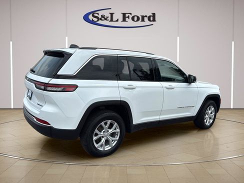 Used 2023 Jeep Grand Cherokee Limited AWD/4WD image 10