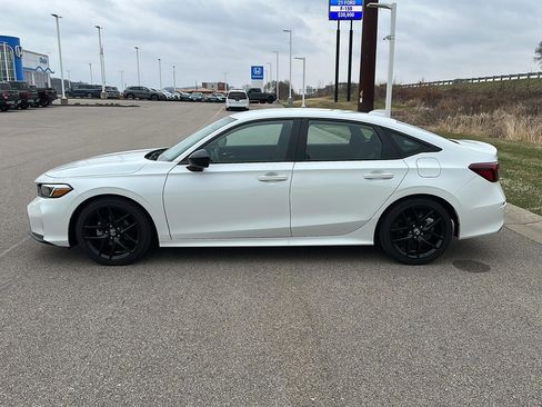 Used 2025 Honda Civic Sport image 6