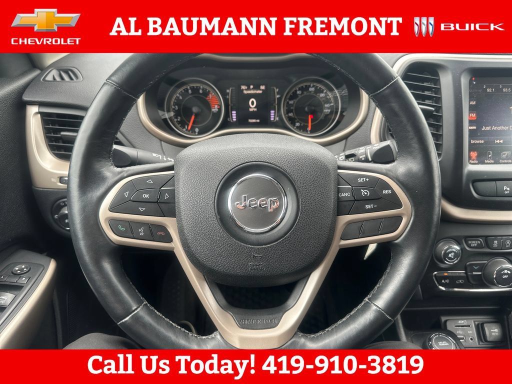 Used 2017 Jeep Cherokee Latitude w/ Safety/Convenience Group AWD/4WD image 14