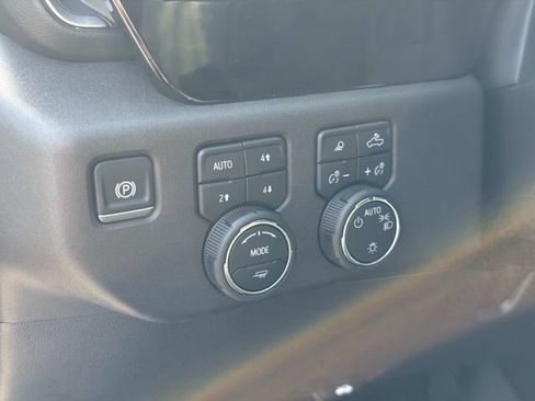 Used 2025 Chevrolet Silverado 1500 LT w/ Z71 Off-Road Package AWD/4WD image 23