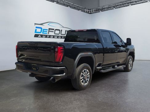 Used 2024 GMC Sierra 2500 SLT AWD/4WD image 3