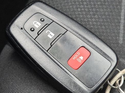 Used 2024 Toyota RAV4 XLE FWD image 50
