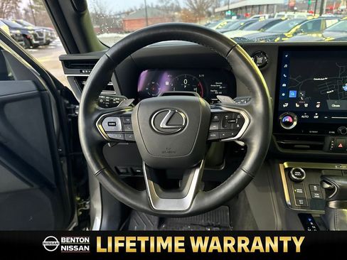 Used 2024 Lexus GX 550 image 15