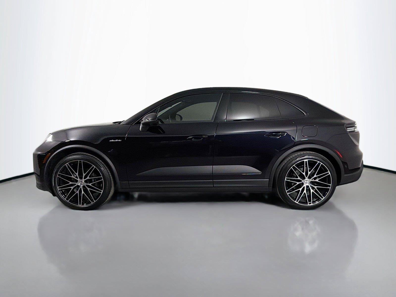 Used 2026 Porsche Macan 4 Electric AWD/4WD image 2