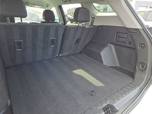 Used 2023 GMC Terrain SLE FWD image 11