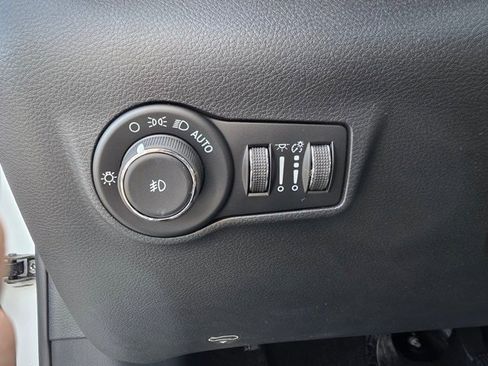 New 2026 Jeep Compass Latitude image 11