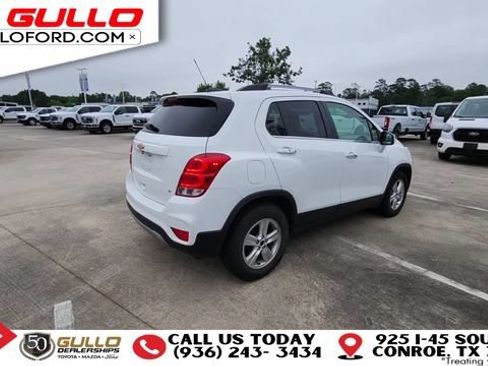 Used 2017 Chevrolet Trax LT w/ LT Convenience Package FWD image 8