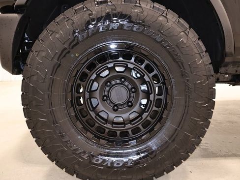 New 2026 Ford Bronco 2-Door image 28