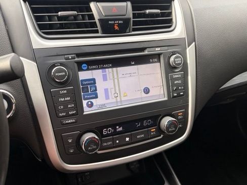 Used 2016 Nissan Altima 2.5 SL w/ 2.5 Technology Package FWD image 17