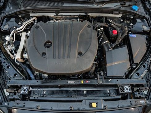 Used 2023 Volvo V60 B5 Cross Country Plus image 20