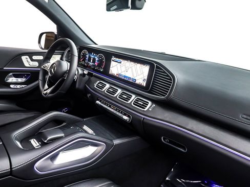 New 2025 Mercedes-Benz GLS 450 4MATIC image 5
