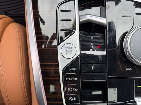 Used 2025 BMW X7 xDrive40i w/ M Sport Package image 24