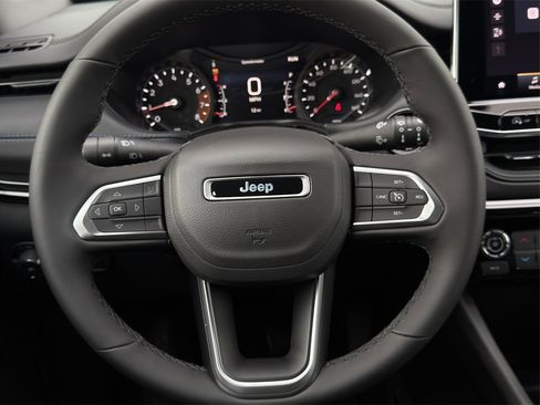 New 2026 Jeep Compass Latitude image 12