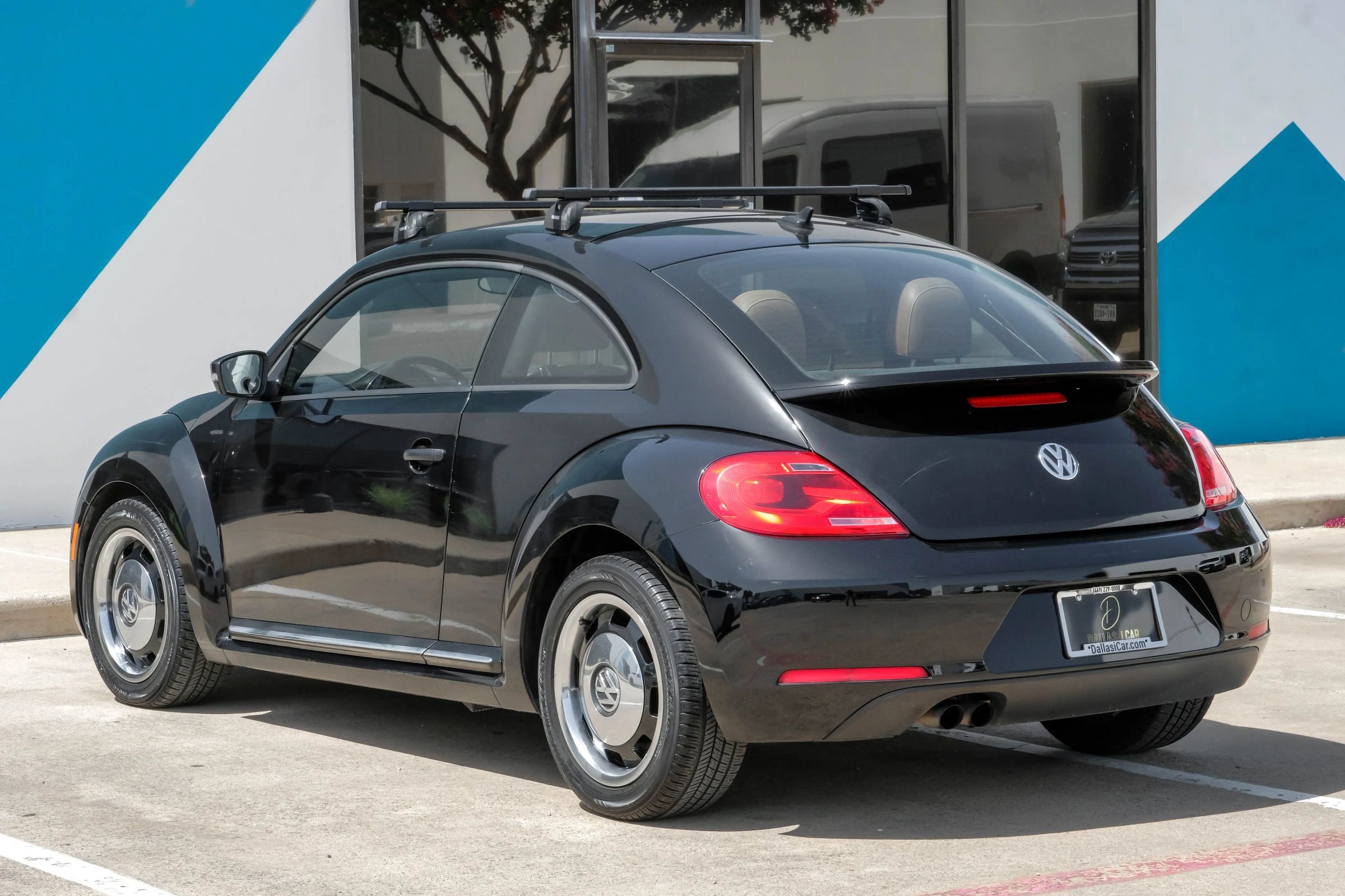Used 2015 Volkswagen Beetle 1.8T Classic FWD image 12