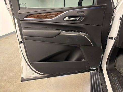 Used 2022 Cadillac Escalade Sport Platinum w/ Heavy-Duty Trailer Package AWD/4WD image 20