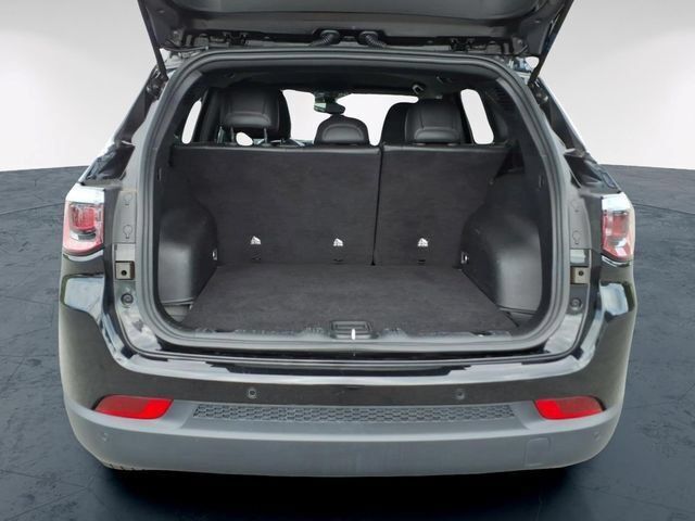Used 2025 Jeep Compass Limited AWD/4WD image 11