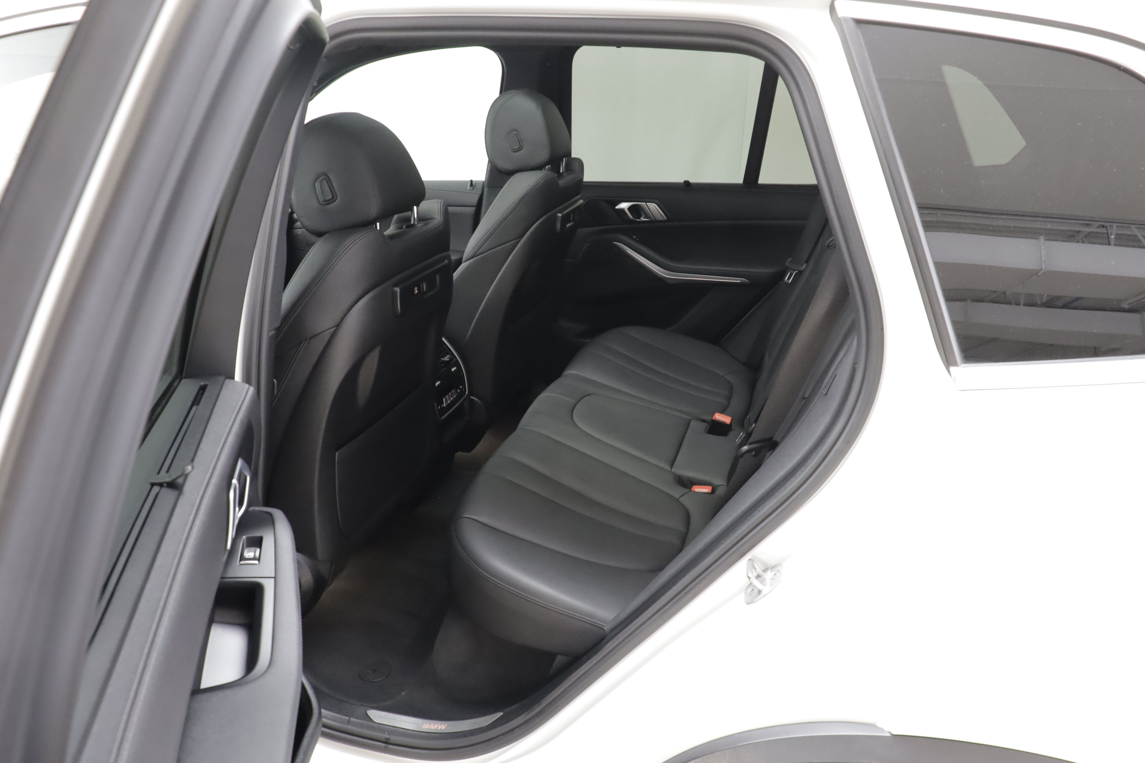 Used 2022 BMW X5 xDrive40i w/ Premium Package AWD/4WD image 19