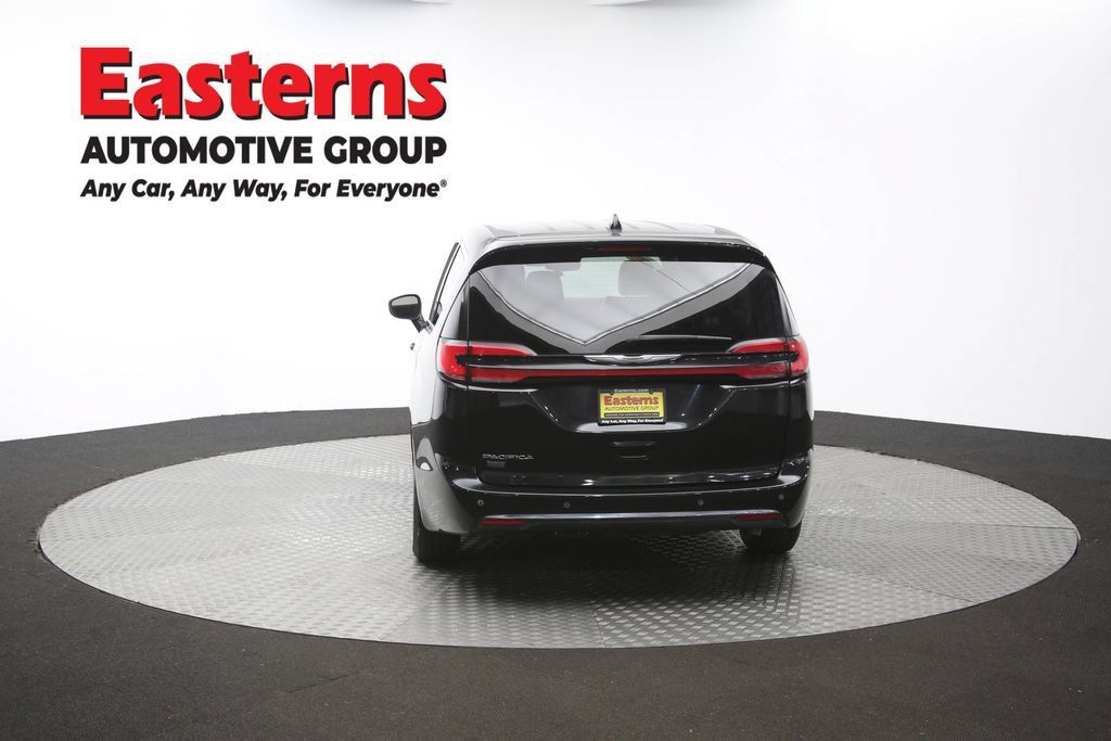 Used 2023 Chrysler Pacifica Touring-L FWD image 41